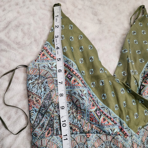 Free People Britt Printed Playsuit Jumpsuit Romper Silky Wide Leg Size 4 - Picture 9 of 16